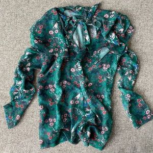 Vici- Green floral sheer flutter top w/ neck tie